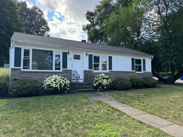 $450,000 | 7 Gardner Avenue, Attleboro, MA 02703