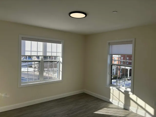 $2,600 | 725-727 Central Avenue, Dover, NH 03820