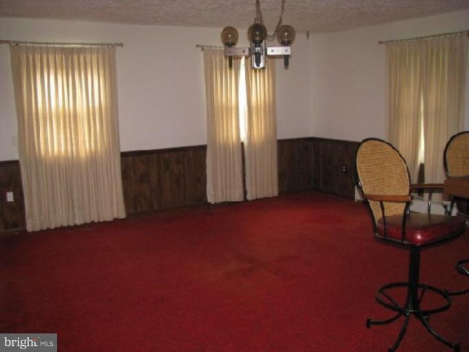 6621 Howellsville Road Front Royal, VA 22630 - Photo 4 of 12 Family Room