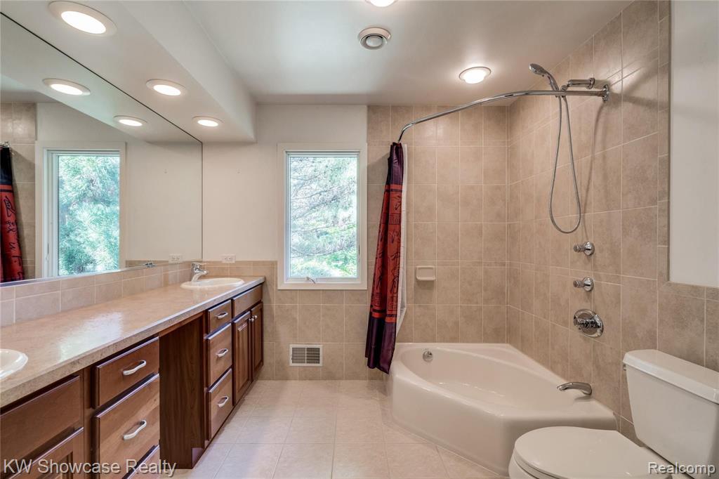 1526 Merry Road Waterford, MI 48328 - Photo 42 of 66