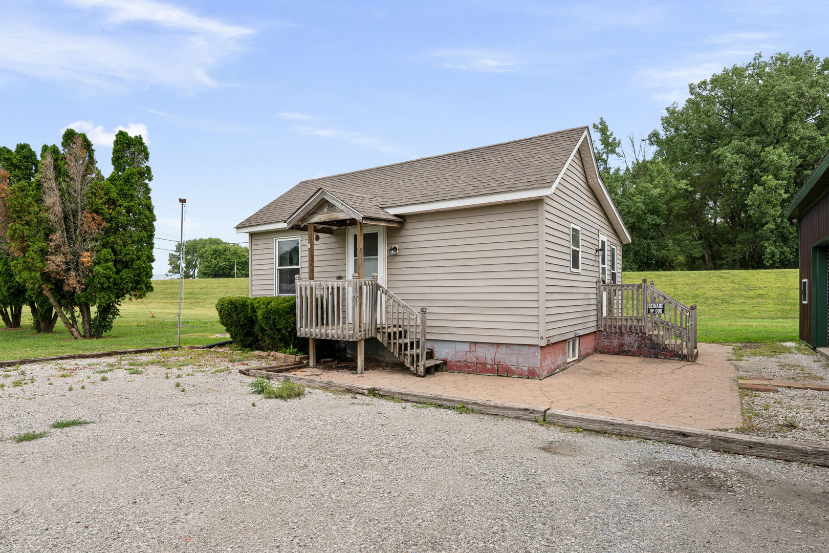 2303 Big Island Road Milan, IL 61264 - Photo 9 of 28