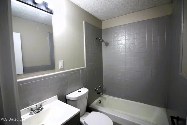 $159,000 | 645 Cox Avenue, Holly Springs, MS 38635