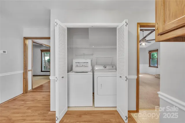 a view of utility room