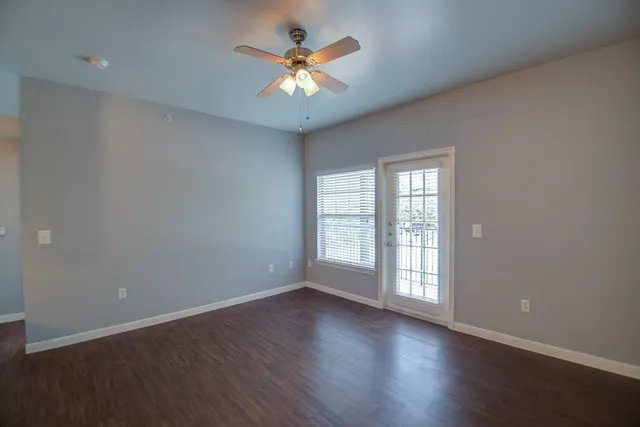 $975 | 2320 Gracy Farms Lane, Unit 926, Austin, TX 78758