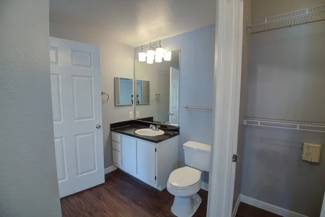 $975 | 2320 Gracy Farms Lane, Unit 926, Austin, TX 78758