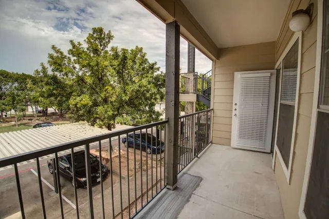 $975 | 2320 Gracy Farms Lane, Unit 926, Austin, TX 78758