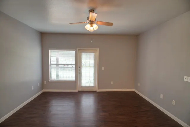 $975 | 2320 Gracy Farms Lane, Unit 926, Austin, TX 78758