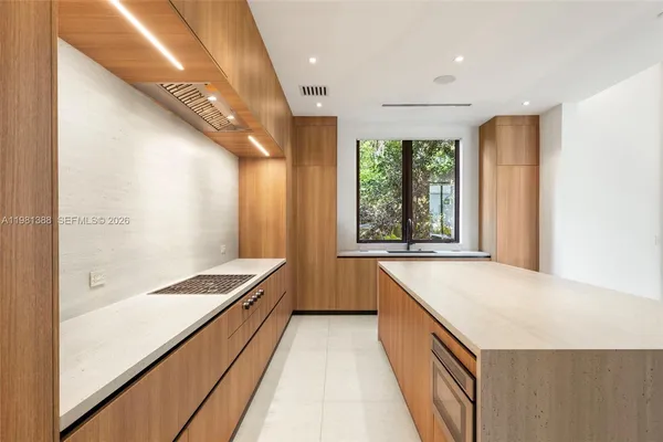 a view of an house with swimming pool