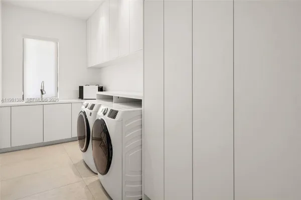 $7,490,000 | 7700 Southwest 50th Court, Miami, FL 33143