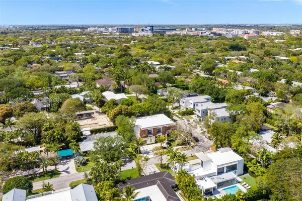 $7,490,000 | 7700 Southwest 50th Court, Miami, FL 33143