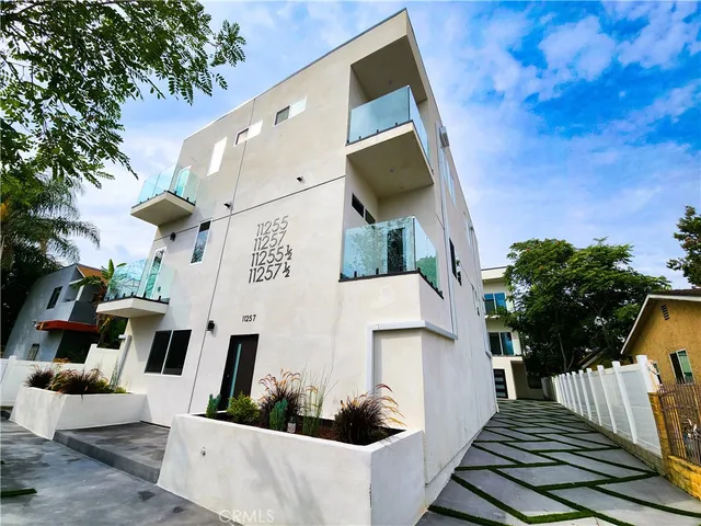 $3,300 | 11255 Tiara Street, Unit 11257 1/2, North Hollywood, CA 91601