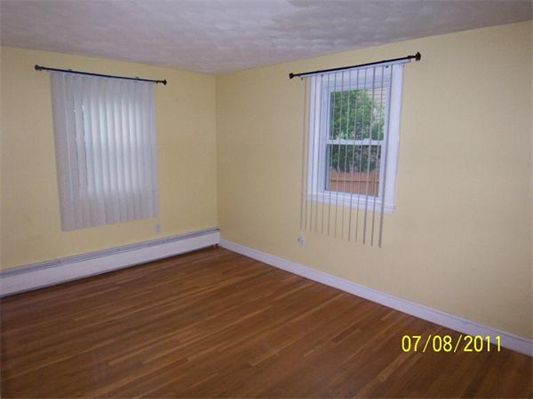 13 Albert Road Peabody, MA 01960 - Photo 11 of 21 Gallery Image 11