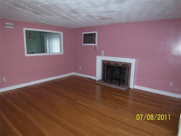13 Albert Road Peabody, MA 01960 - Photo 4 of 21 Gallery Image 4