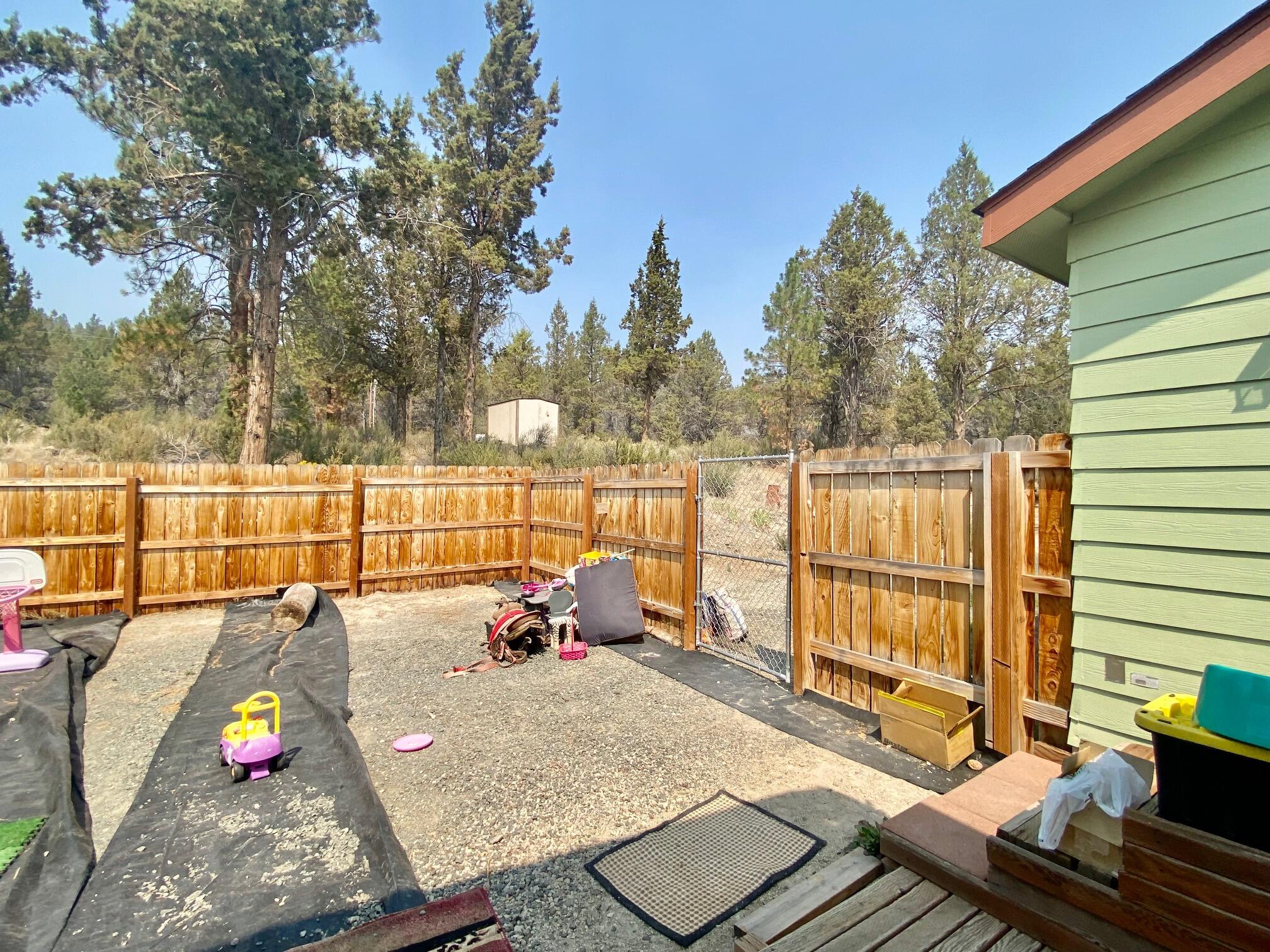 28059 Drews Road Chiloquin, OR 97624 - Photo 6 of 26 Gated Back Area