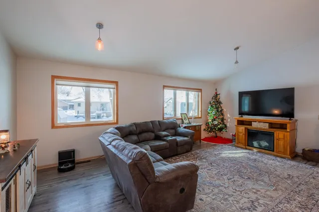 $394,900 | 2100 Taylor Court, Northfield, MN 55057