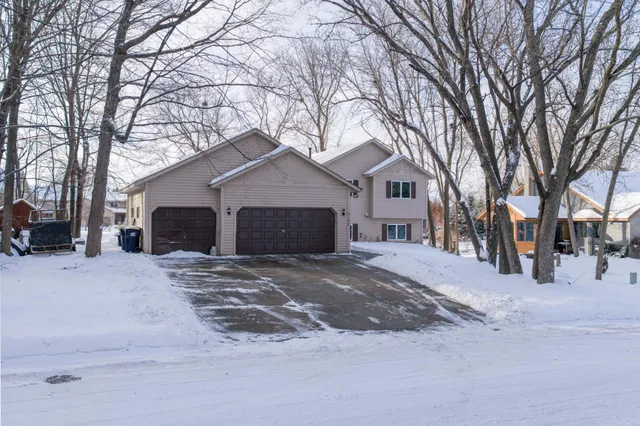 $394,900 | 2100 Taylor Court, Northfield, MN 55057