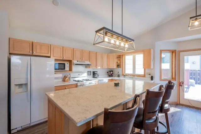 $394,900 | 2100 Taylor Court, Northfield, MN 55057