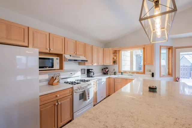 $394,900 | 2100 Taylor Court, Northfield, MN 55057