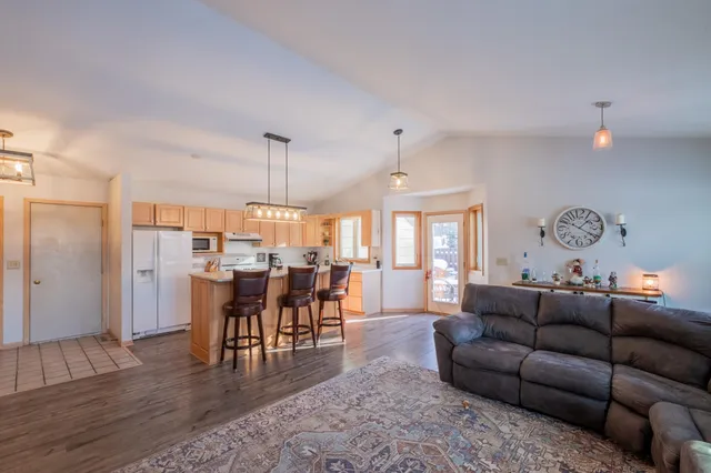 $394,900 | 2100 Taylor Court, Northfield, MN 55057
