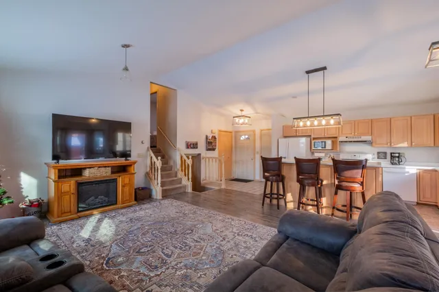 $394,900 | 2100 Taylor Court, Northfield, MN 55057