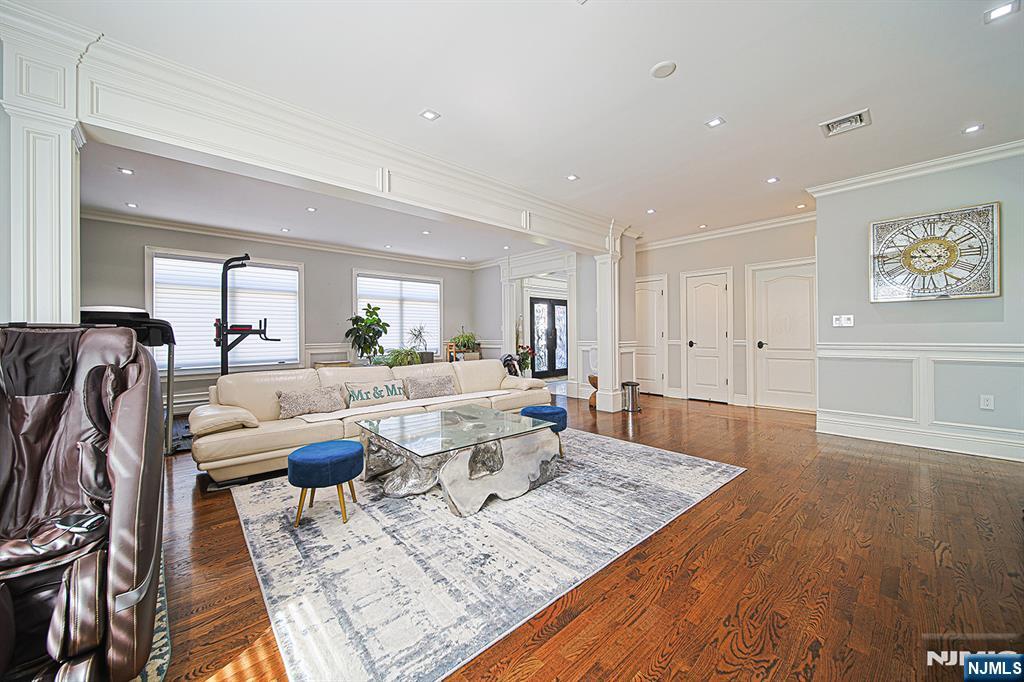 897 Virgil Avenue Ridgefield, NJ 07657 - Photo 17 of 50