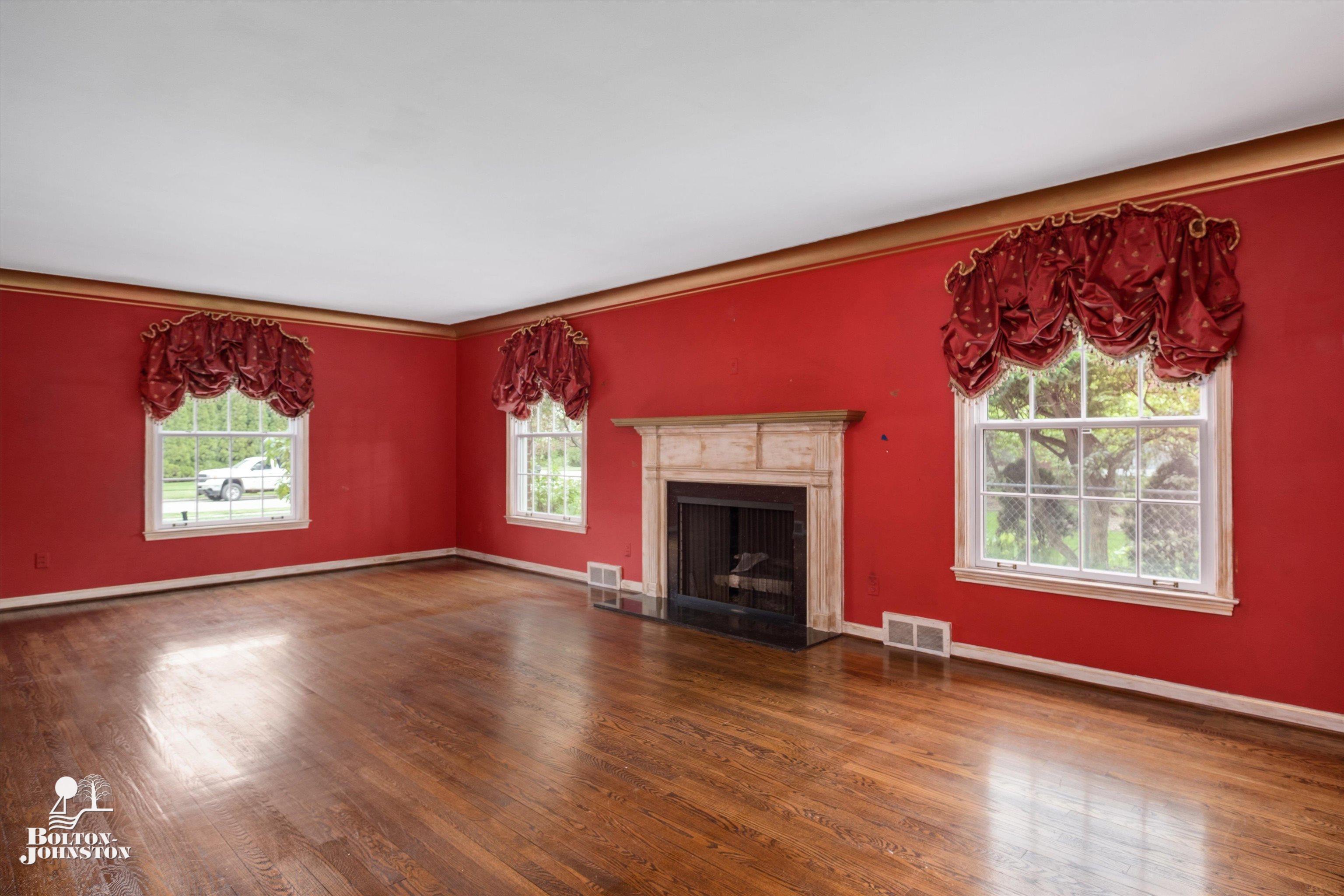 623 Westchester Road Grosse Pointe, MI 48230 - Photo 21 of 50 Living Room