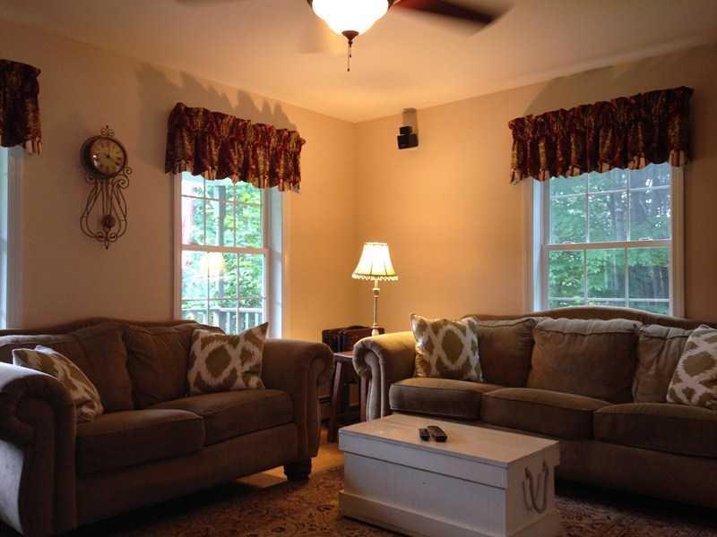 680 Bog Road Hermon, ME 04401 - Photo 11 of 29 Living Room.