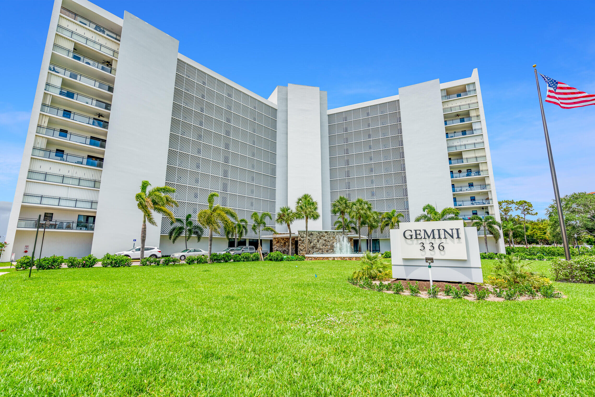 336 Golfview Road, Unit 1009 North Palm Beach, FL 33408 - Photo 37 of 39 Gemini Aerial Views