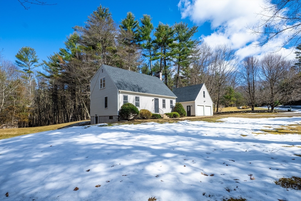 3 Charnock Circle Rutland, MA 01543 - Photo 2 of 33