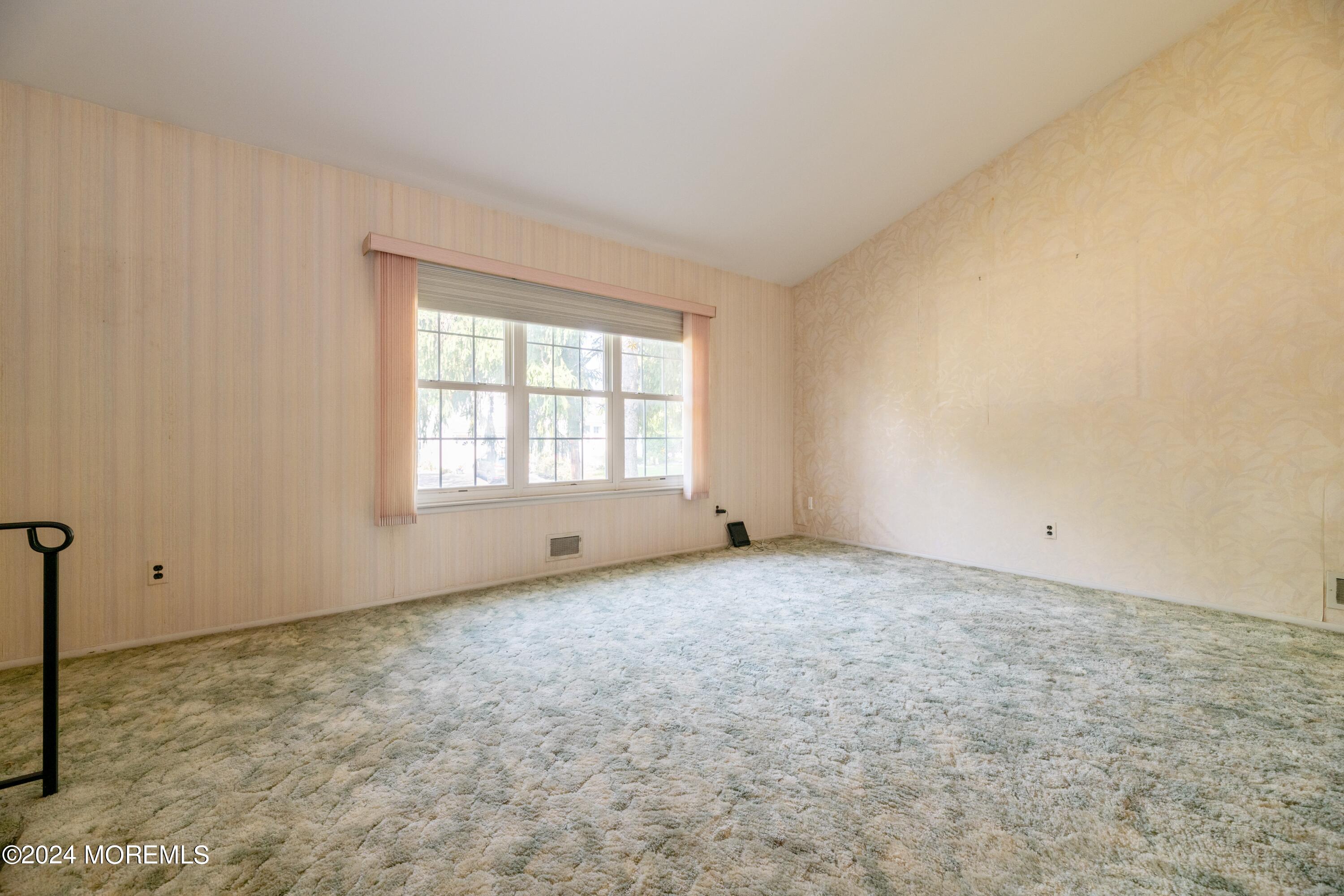 41 Gramercy Road Old Bridge, NJ 08857 - Photo 12 of 25 12_41GramercyRd_2018_HiRes