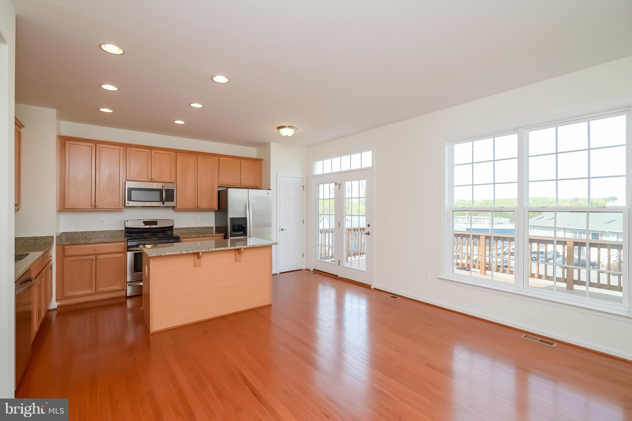 17680 Possum Point Road Dumfries, VA 22026 - Photo 6 of 30 Kitchen