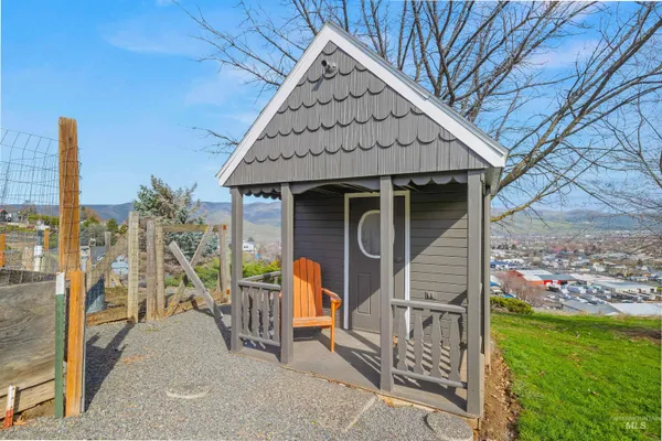 $898,000 | 1744 Valleyview Drive, Clarkston, WA 99403