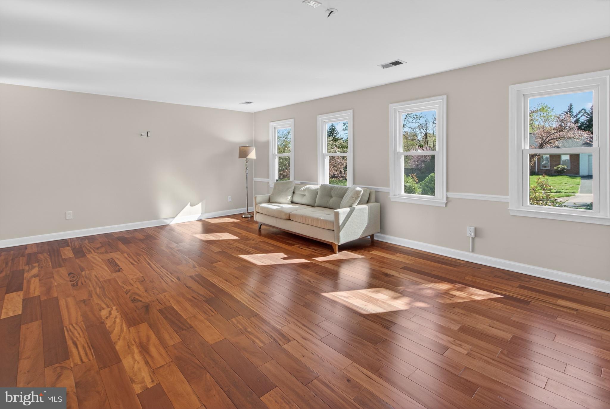 16 Redding Ridge Drive Gaithersburg, MD 20878 - Photo 5 of 53 Bright and airy living space awaits.