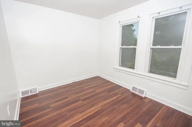 $2,400 | 130 State Street, Glassboro, NJ 08028