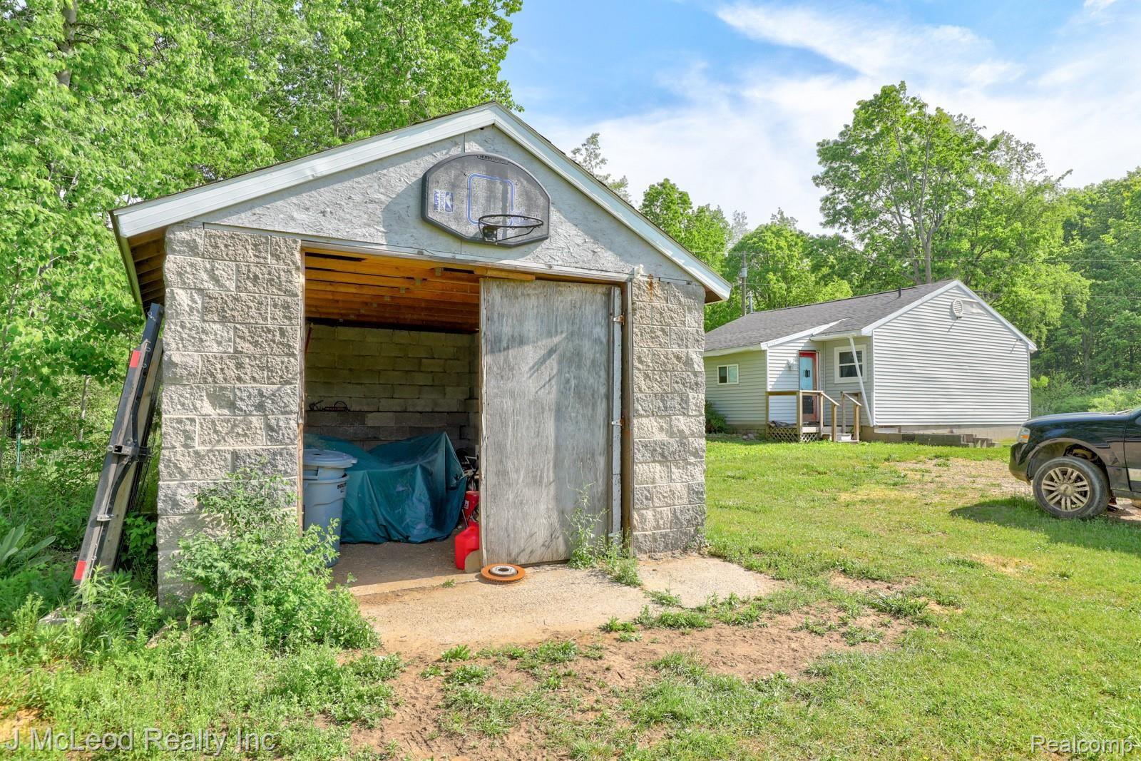 7650 Birch Run Road Millington, MI 48746 - Photo 8 of 34 7650 Birch Run Millington -8.jpg