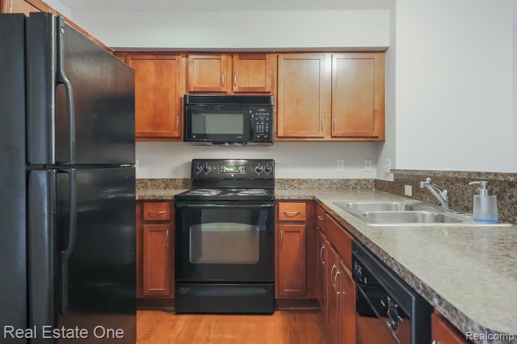 1099 Beaver Run, Unit 76 Troy, MI 48083 - Photo 8 of 28