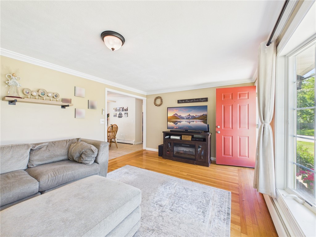 205 Baldwin Road Warwick, RI 02886 - Photo 7 of 37