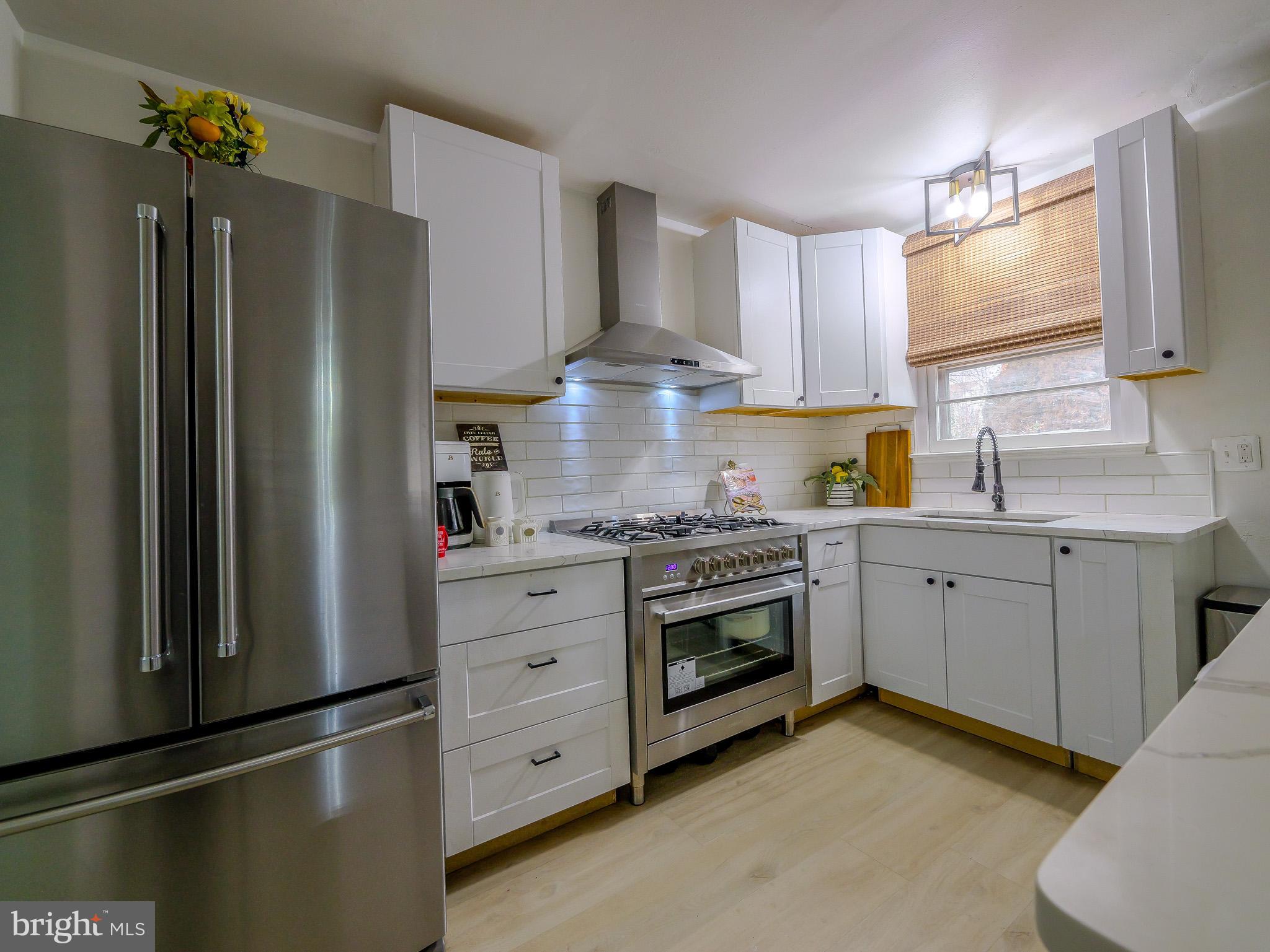 38 Pendleton Court New Castle, DE 19720 - Photo 16 of 57 Kitchen with Stainless Appliances