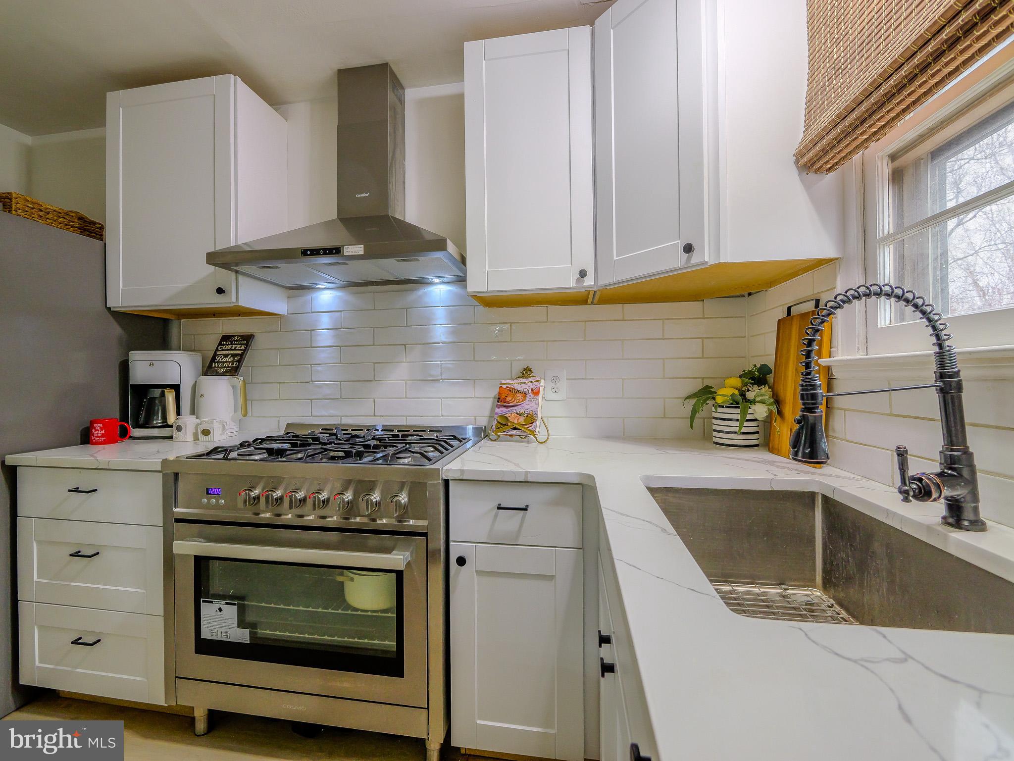 38 Pendleton Court New Castle, DE 19720 - Photo 20 of 57 Specialty 5 Burner Range