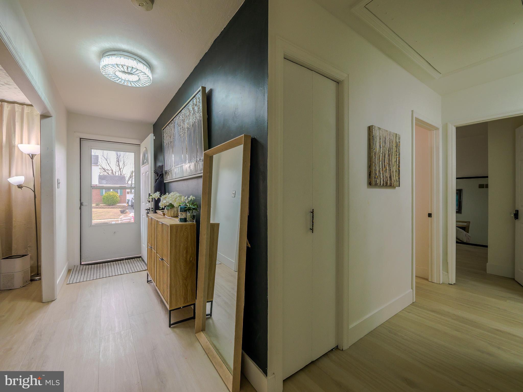 38 Pendleton Court New Castle, DE 19720 - Photo 4 of 57 Front Door