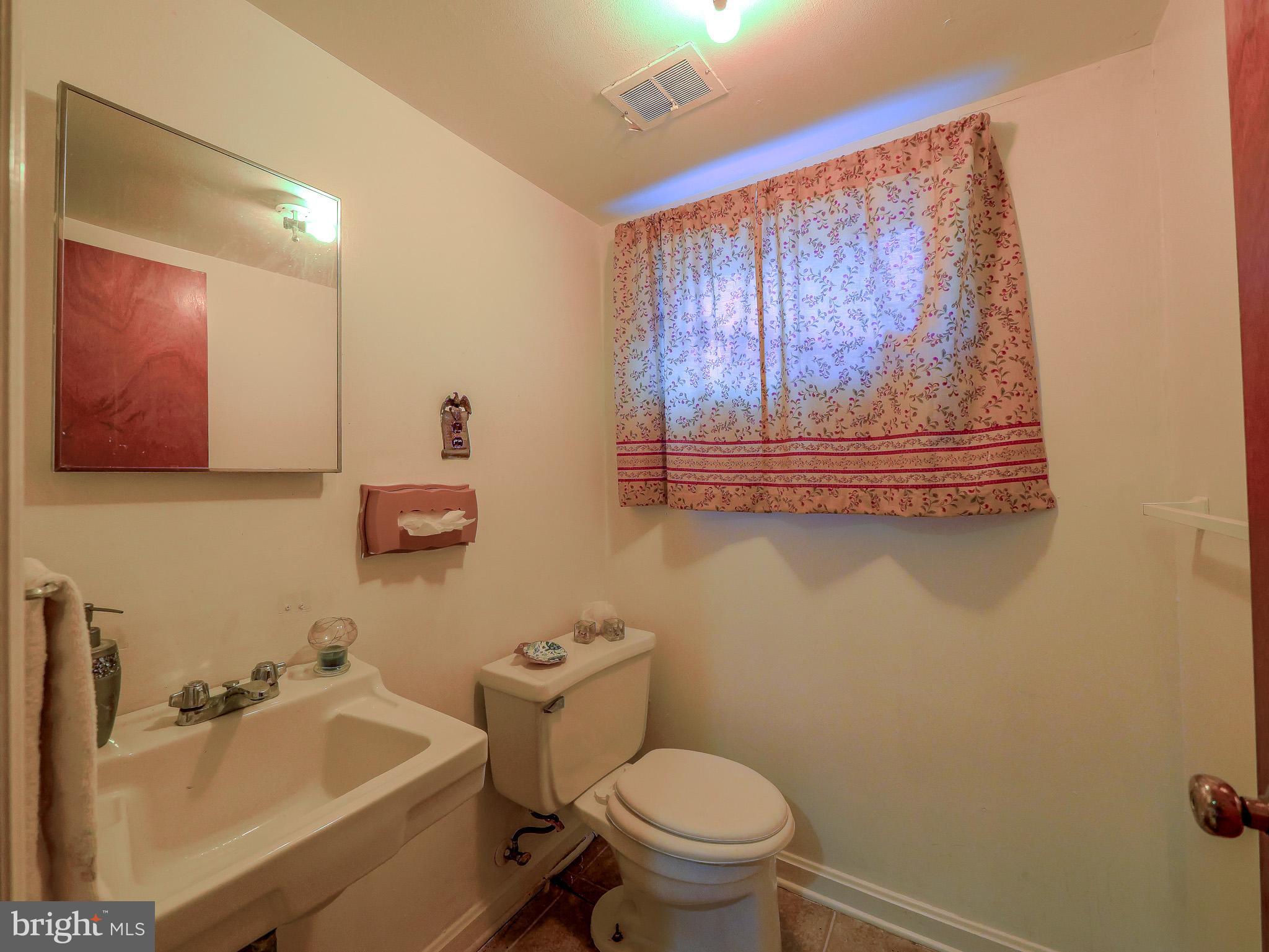 38 Pendleton Court New Castle, DE 19720 - Photo 47 of 57 Half Bathroom