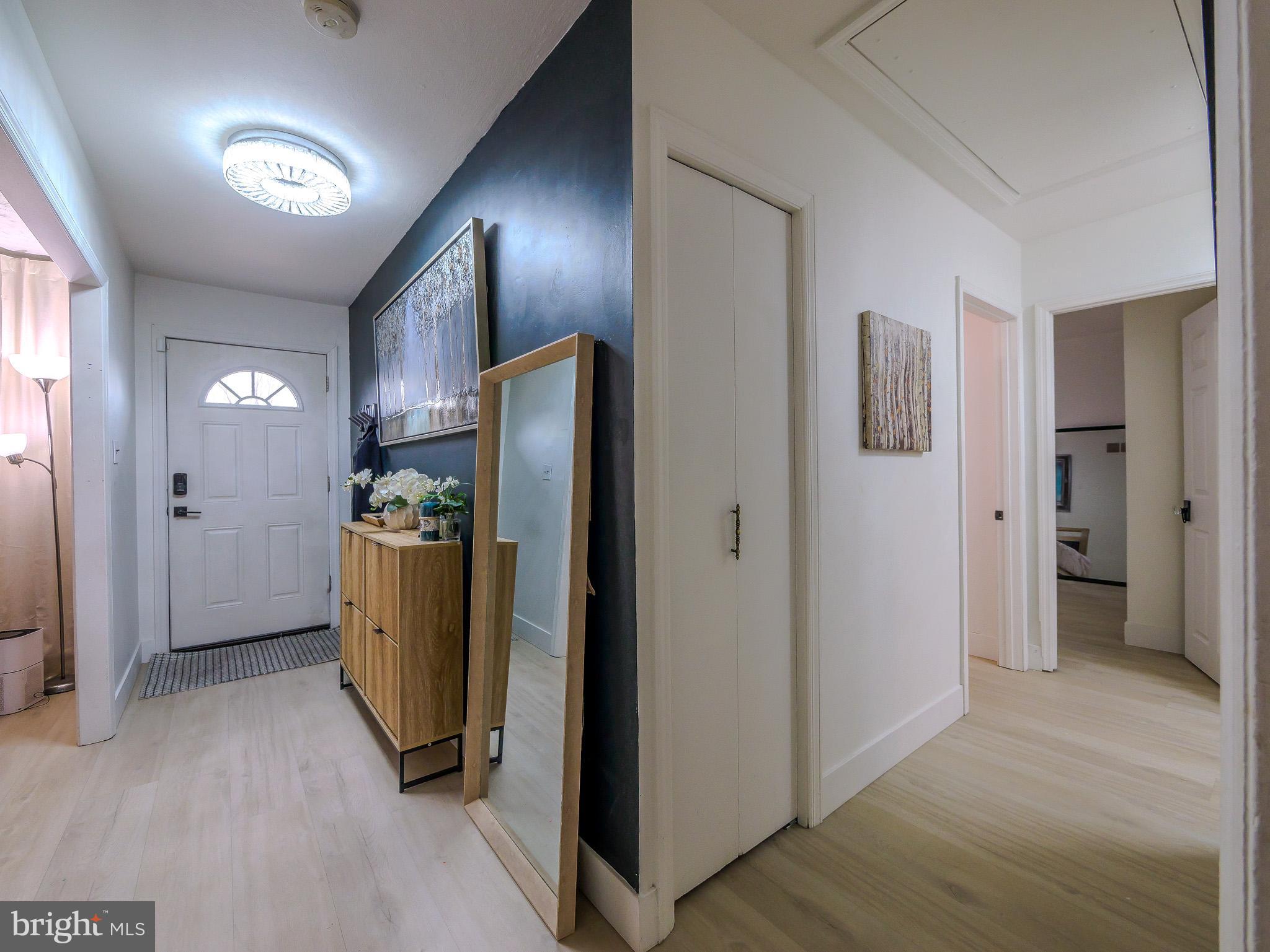 38 Pendleton Court New Castle, DE 19720 - Photo 5 of 57 Foyer