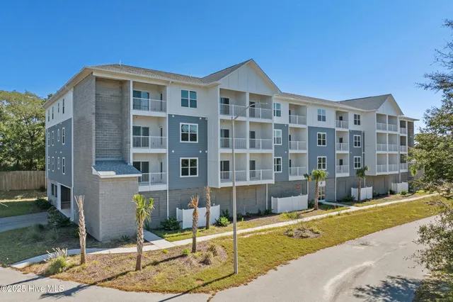$1,450 | 2272 Dolphin Shores Drive Southwest, Unit 408, Supply, NC 28462