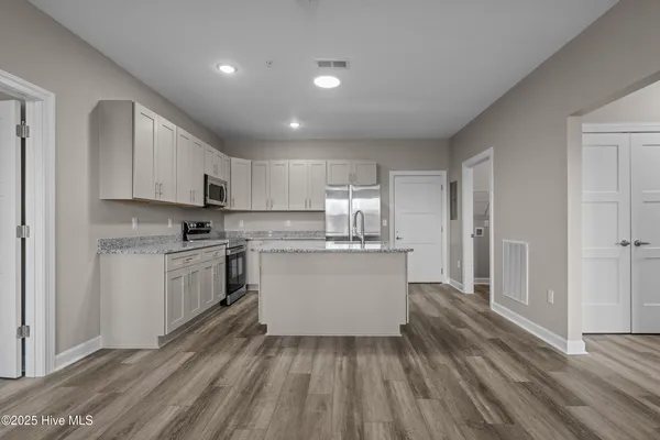 $1,550 | 2272 Dolphin Shores Drive Southwest, Unit 406, Supply, NC 28462