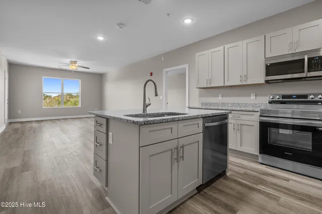 $1,450 | 2272 Dolphin Shores Drive Southwest, Unit 408, Supply, NC 28462