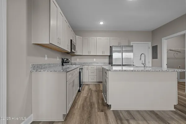 $1,550 | 2272 Dolphin Shores Drive Southwest, Unit 406, Supply, NC 28462