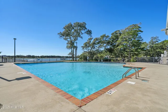 $1,450 | 2272 Dolphin Shores Drive Southwest, Unit 408, Supply, NC 28462