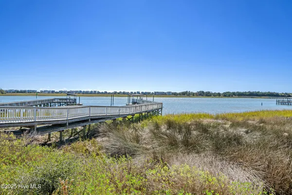 $1,550 | 2272 Dolphin Shores Drive Southwest, Unit 406, Supply, NC 28462