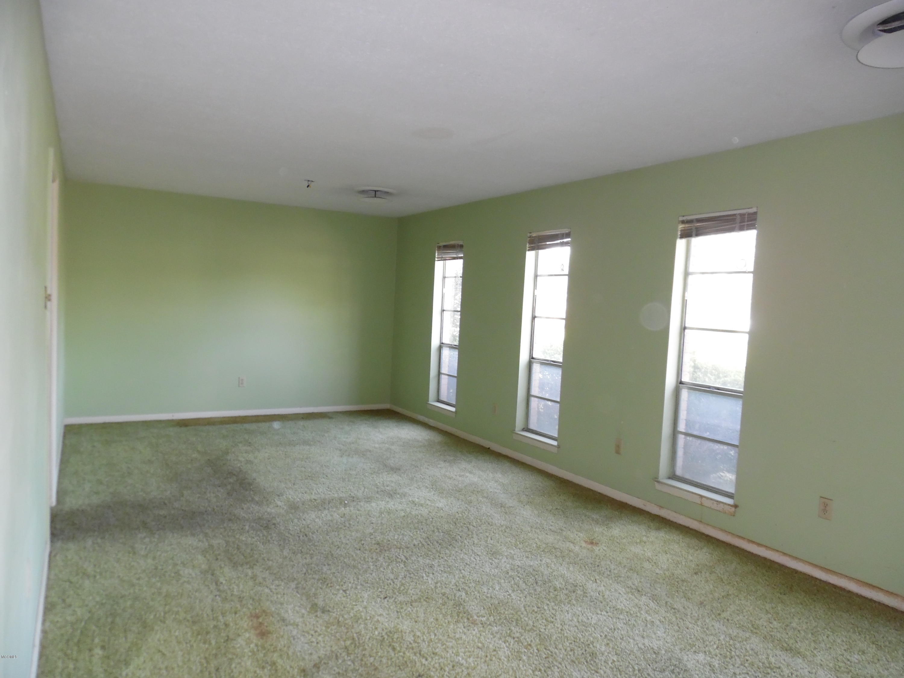 3216 Nottingham Road Ocean Springs, MS 39564 - Photo 4 of 14 SAM_0100