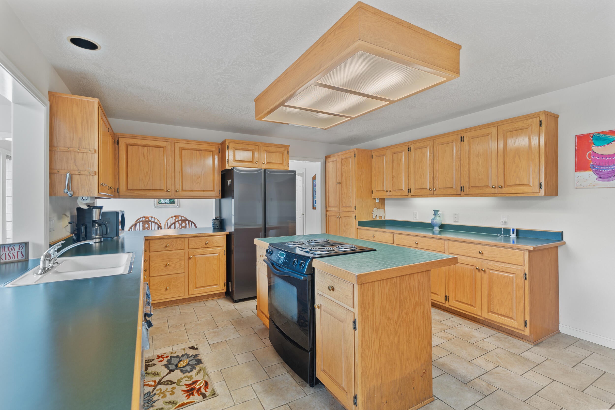280 Naturescape Road Grants Pass, OR 97527 - Photo 10 of 60 Plenty of Prep Space